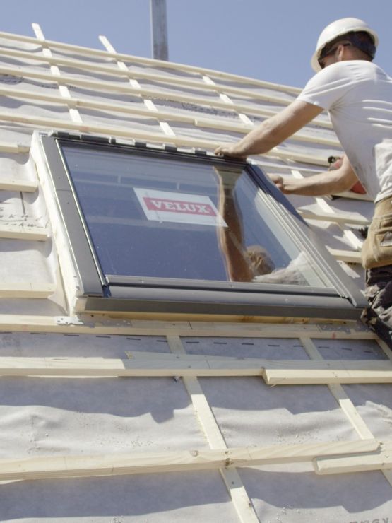 Pose de velux à Colombes - Pierre Ortica Couverture dans les Hauts-de-Seine (92) Pose de velux à Colombes - Pierre Ortica Couverture dans les Hauts-de-Seine (92)