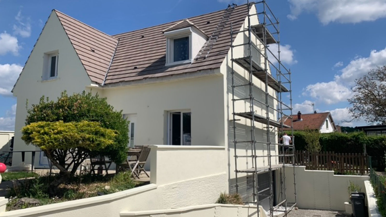 Artisan couvreur pour tous vos travaux de couverture à Colombes - Pierre Ortica Couverture dans les Hauts-de-Seine (92) Artisan couvreur pour tous vos travaux de couverture à Colombes - Pierre Ortica Couverture dans les Hauts-de-Seine (92)